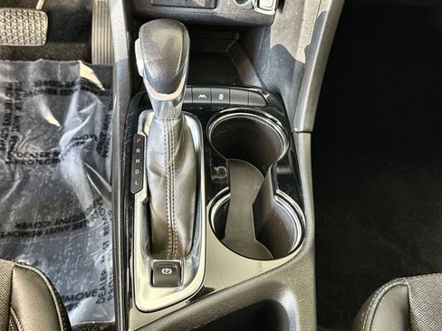 Used 2022 Buick Encore GX Select image 21