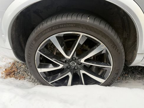 Used 2021 Volvo XC90 T6 Momentum image 8