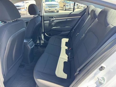 Used 2020 Hyundai Elantra SE w/ Cargo Package (C1) FWD image 17
