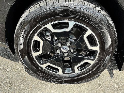 Used 2025 Ford Maverick XL w/ Equipment Group 102A AWD/4WD image 8