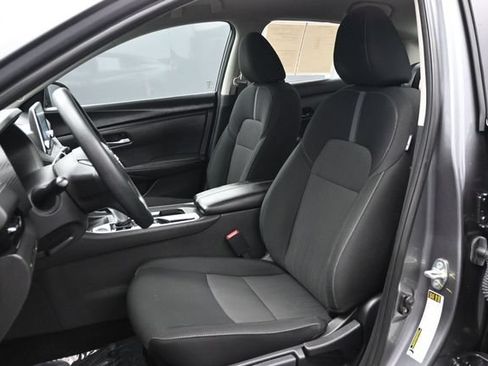 Used 2025 Nissan Sentra SV FWD image 5