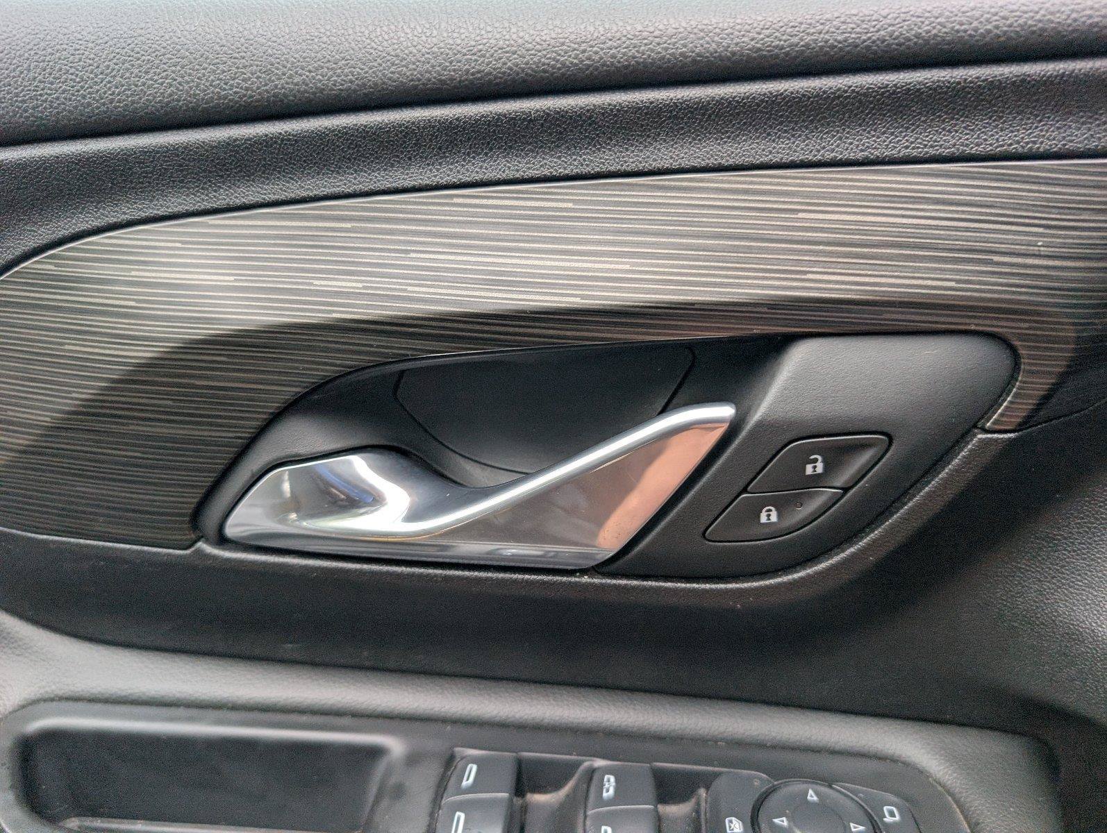 Used 2024 GMC Terrain SLE AWD/4WD image 30