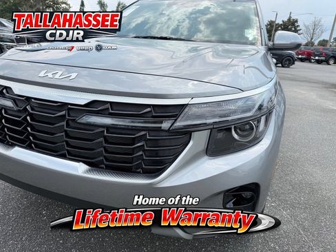 Used 2025 Kia Seltos EX w/ EX Sunroof Package FWD image 11