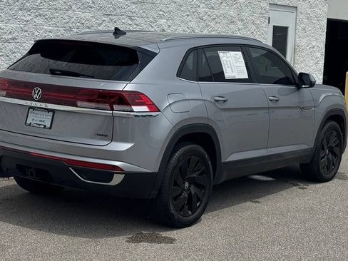 Used 2025 Volkswagen Atlas Cross Sport SE AWD/4WD image 3