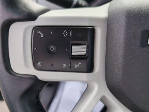 Used 2023 Land Rover Defender 90 S image 38