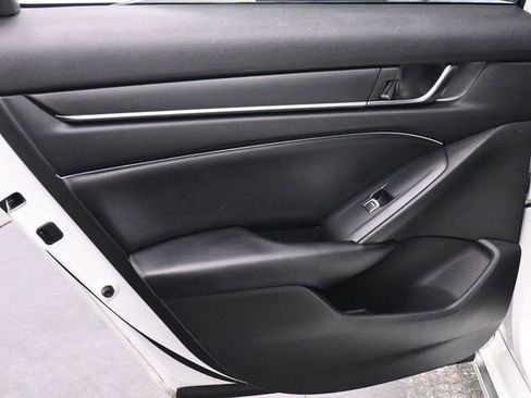 Used 2018 Honda Accord EX image 13