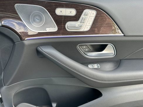 New 2026 Mercedes-Benz GLS 450 4MATIC image 19