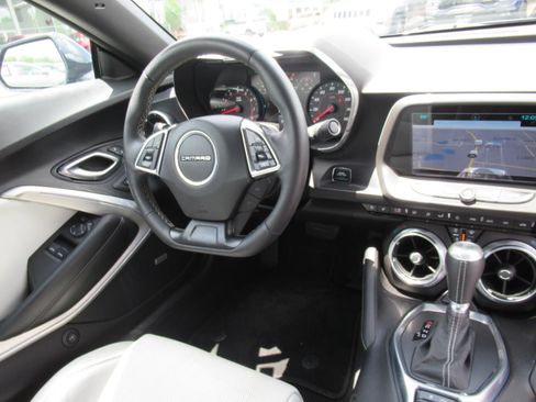 Used 2016 Chevrolet Camaro LT RWD image 12