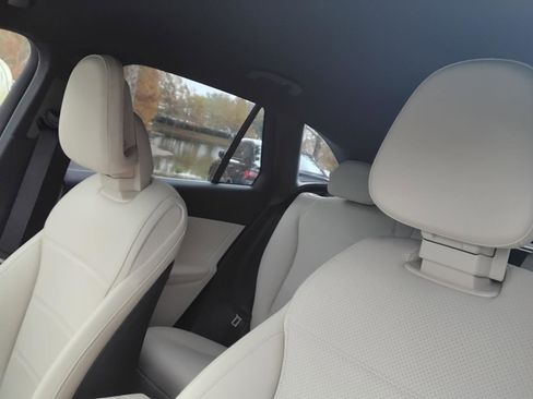 Used 2025 Mercedes-Benz GLC 300 GLC 300 image 19