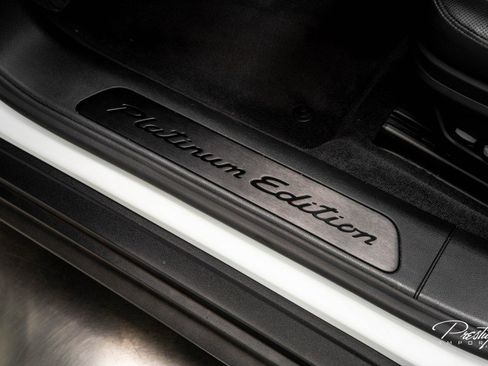 Used 2023 Porsche Panamera RWD image 20