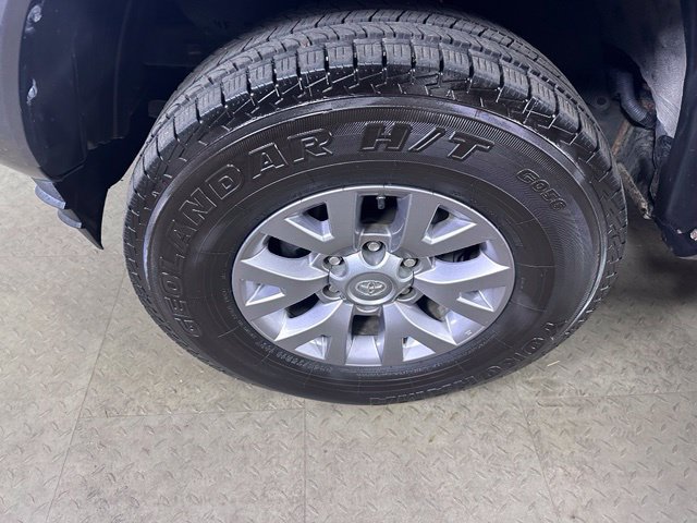 Used 2019 Toyota Tacoma SR5 AWD/4WD image 28