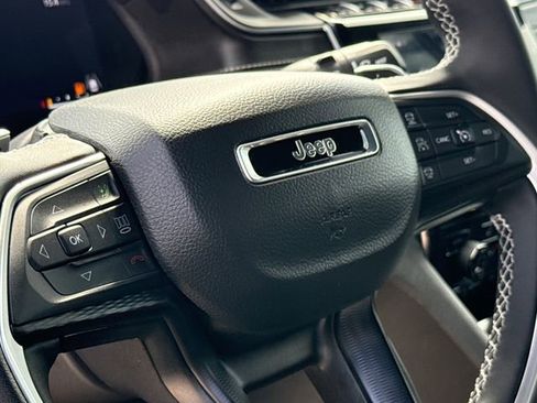 Used 2025 Jeep Grand Cherokee L Laredo w/ Luxury Tech Group I AWD/4WD image 29