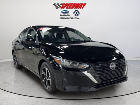 Used 2025 Nissan Sentra SV FWD image 2