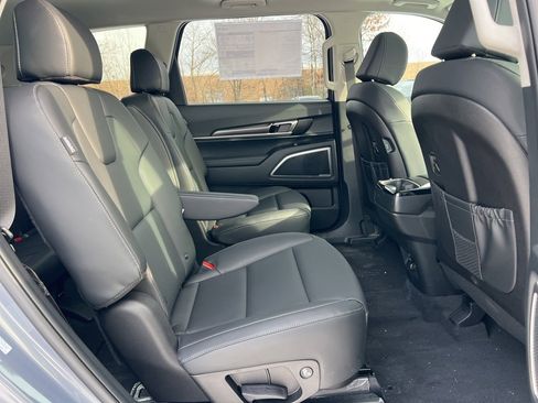 New 2025 Kia Telluride S image 15