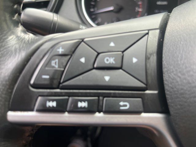 Used 2017 Nissan Rogue SV AWD/4WD image 24