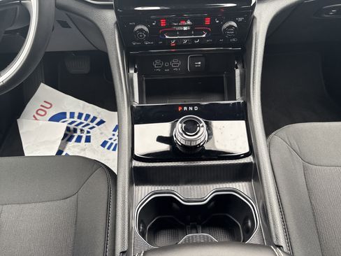 New 2025 Jeep Grand Cherokee Laredo X w/ Luxury Tech Group I image 21