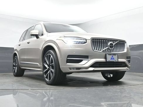 Used 2024 Volvo XC90 B6 Ultimate w/ Protection Package Premier AWD/4WD image 38