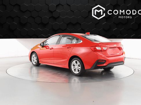 Used 2016 Chevrolet Cruze LT w/ Sun And Sound Package image 4