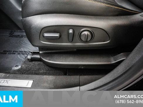 Used 2023 Chevrolet Equinox Premier FWD image 28