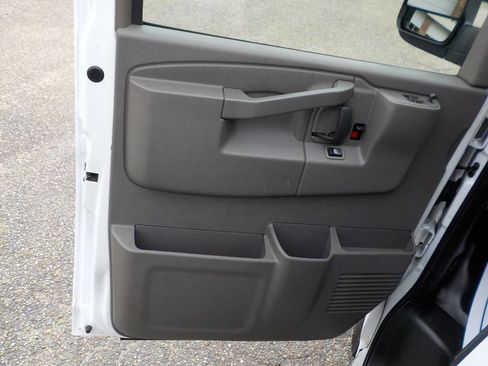 Used 2020 Chevrolet Express 2500 w/ Driver Convenience Package image 14