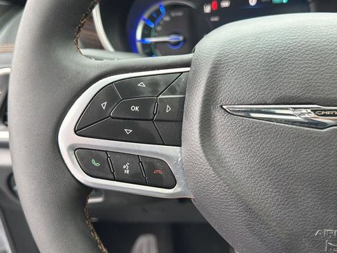 Used 2023 Chrysler Pacifica Pinnacle FWD image 29