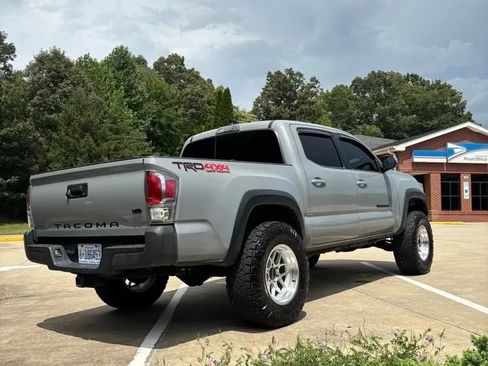 Used 2021 Toyota Tacoma TRD Off-Road AWD/4WD image 3