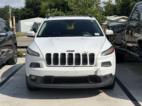 Used 2016 Jeep Cherokee High Altitude FWD image 2