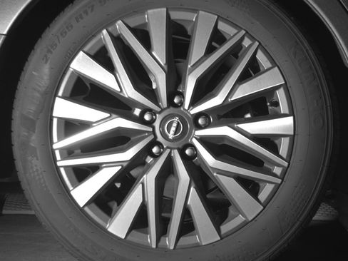 Used 2025 Nissan Altima 2.5 SV FWD image 12