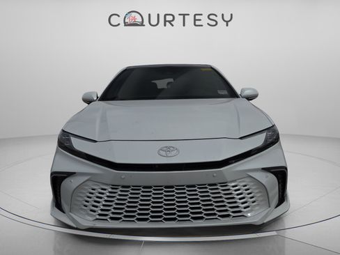 Used 2025 Toyota Camry XSE w/ Premium Plus Package image 3