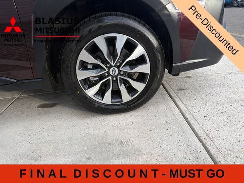 Used 2023 Subaru Outback Touring XT AWD/4WD image 3