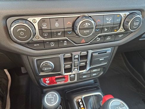 New 2025 Jeep Gladiator Willys image 7