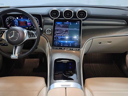 Used 2023 Mercedes-Benz GLC 300 4MATIC image 18