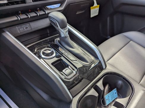 New 2026 Chevrolet Colorado LT w/ LT Convenience Package AWD/4WD image 25
