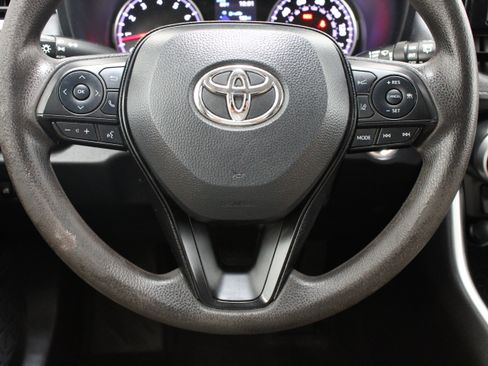 Used 2022 Toyota RAV4 XLE AWD/4WD image 23