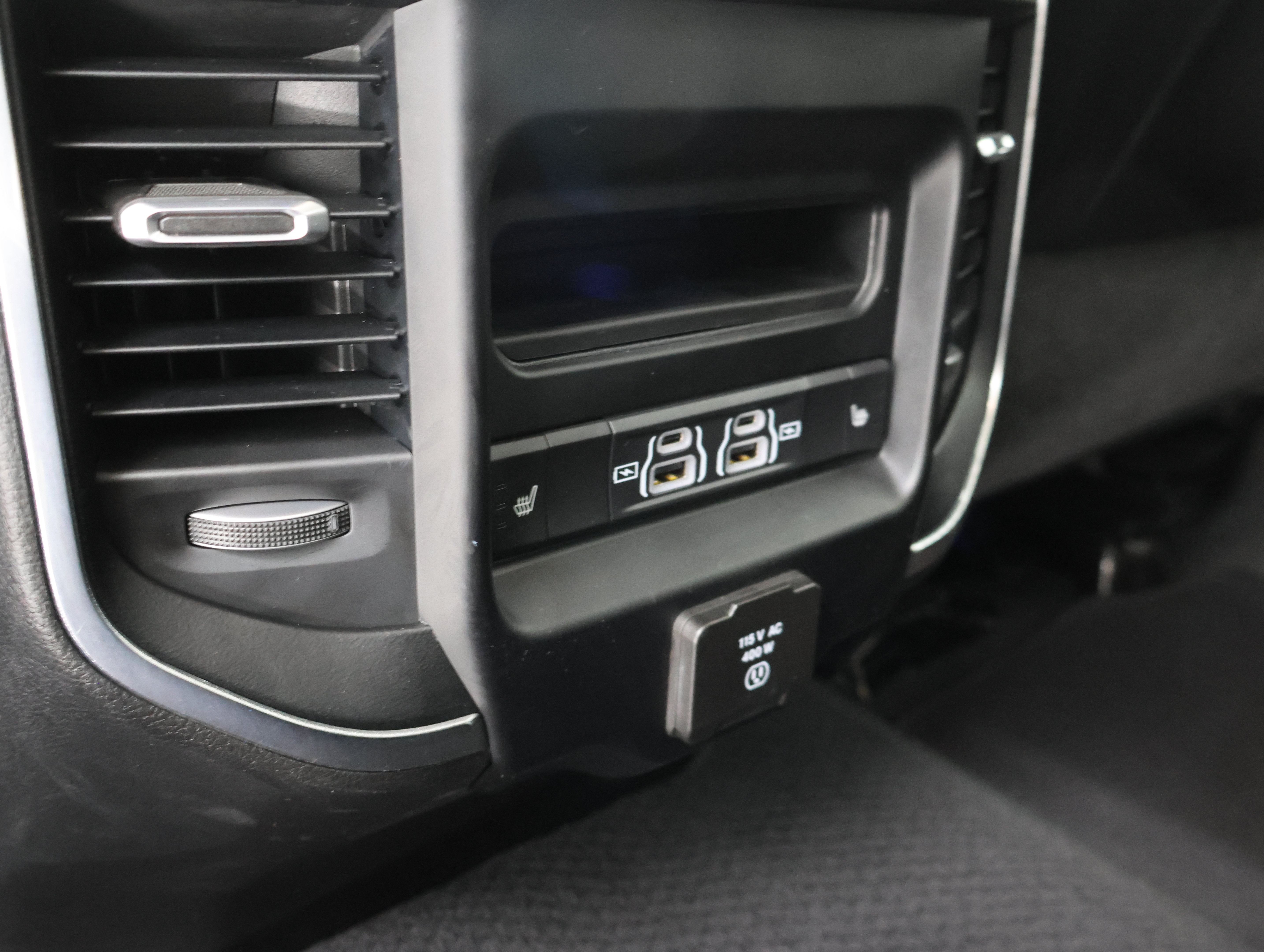 Used 2024 RAM 2500 Laramie AWD/4WD image 38