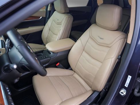 Used 2019 Cadillac XT5 Platinum image 7