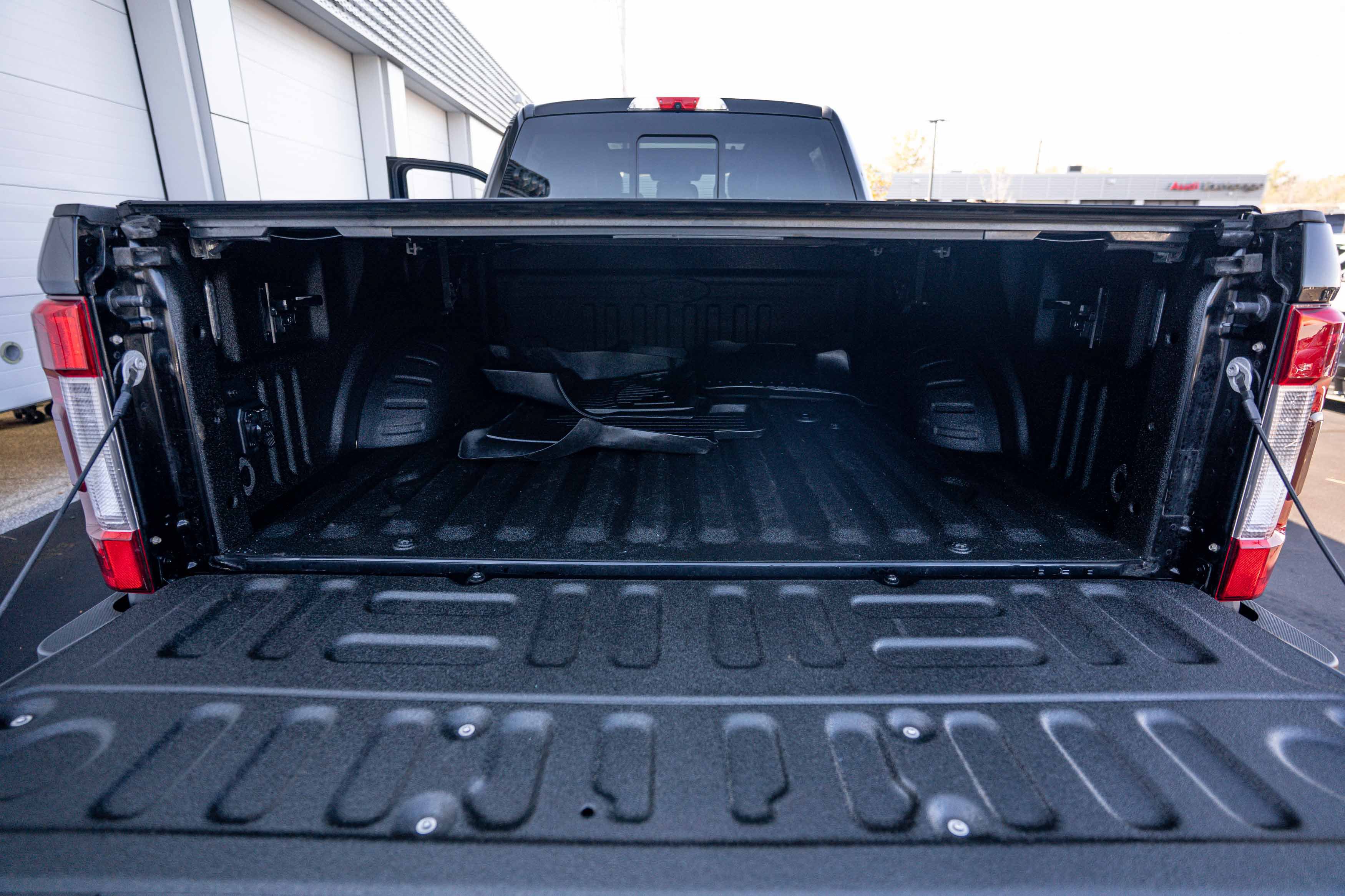 Used 2019 Ford F250 Lariat w/ Lariat Ultimate Package AWD/4WD image 16