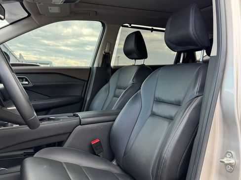 Used 2021 Nissan Rogue SL w/ Premium Package image 12