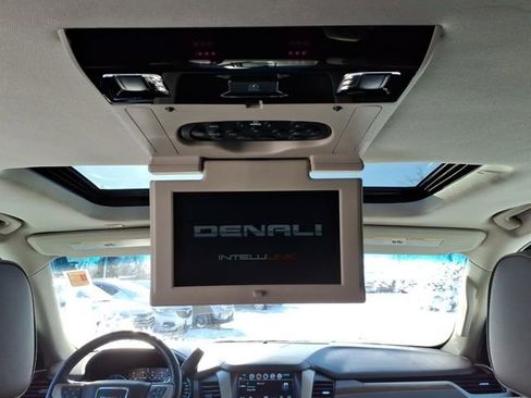 Used 2020 GMC Yukon XL Denali w/ Denali Ultimate Package image 17