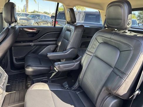 Used 2020 Lincoln Aviator Reserve image 16