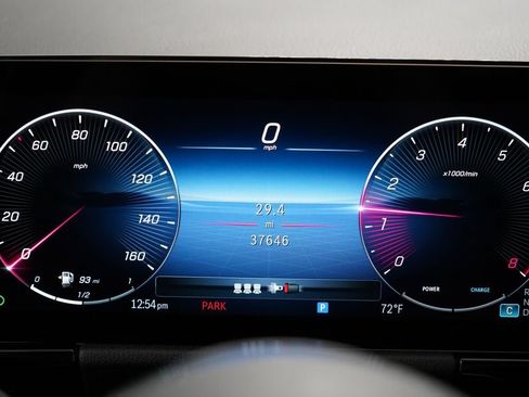Used 2025 Mercedes-Benz GLA 250 4MATIC image 13