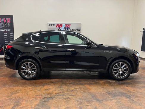 Used 2018 Maserati Levante AWD/4WD image 10