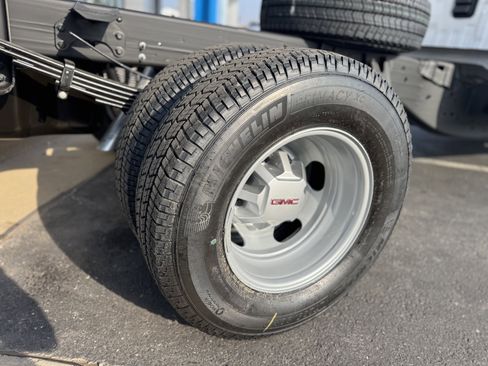 New 2026 GMC Sierra 3500 Pro image 6