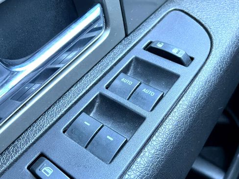 Used 2014 Ford F150 Raptor image 25