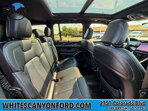 Used 2025 Jeep Grand Cherokee Limited 4xe AWD/4WD image 15