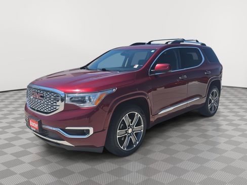 Used 2017 GMC Acadia Denali w/ Technology Package AWD/4WD image 1