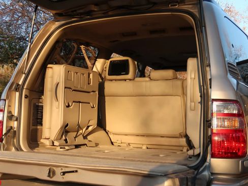 Used 2003 Toyota Land Cruiser image 20