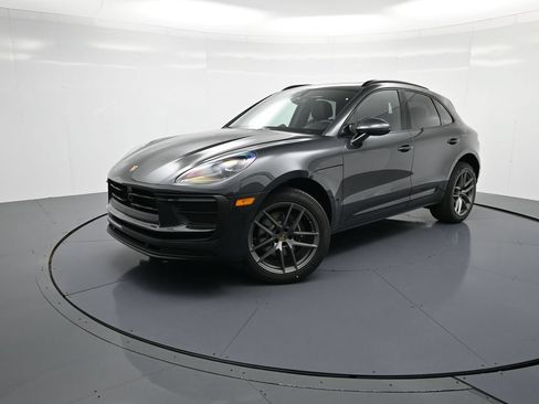 Certified 2026 Porsche Macan AWD/4WD image 1