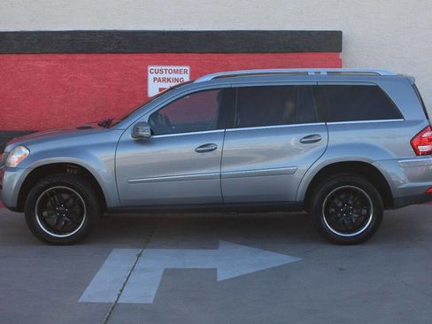 Used 2012 Mercedes-Benz GL 450 4MATIC image 2