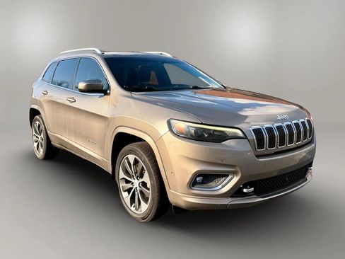 Used 2019 Jeep Cherokee Overland w/ Technology Group image 7